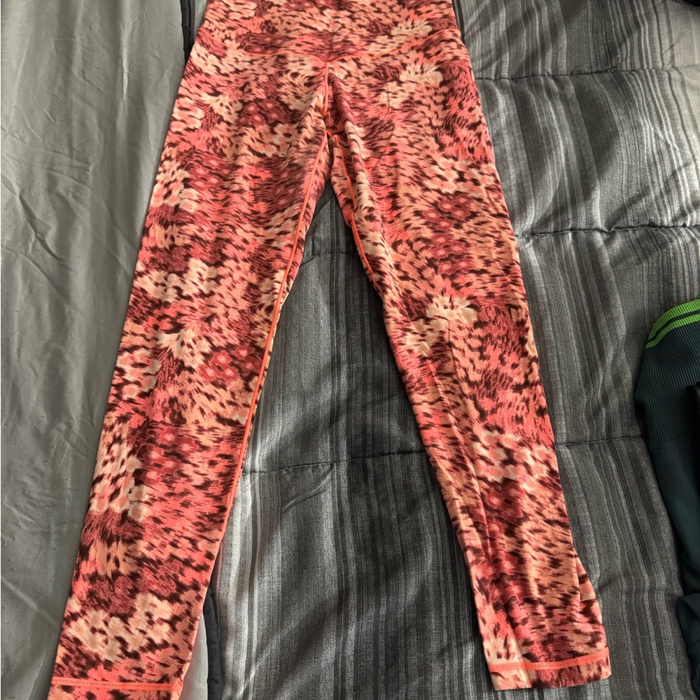 Aerie Pink and Black Patterned Leggings